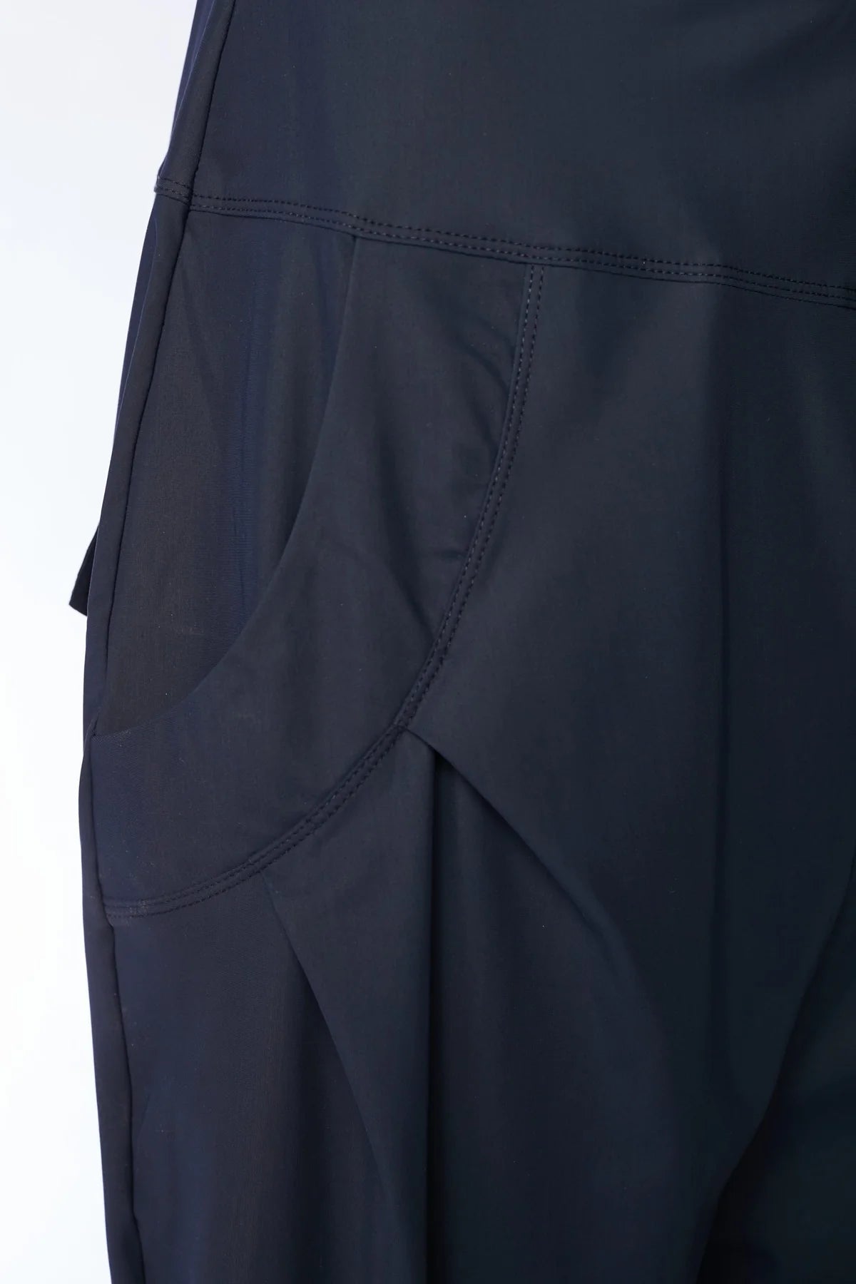 Black Tuck 101 Trouser