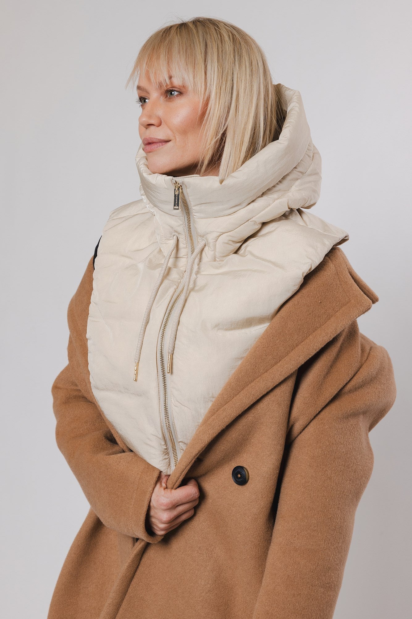 Tabita Birch Hood Collar